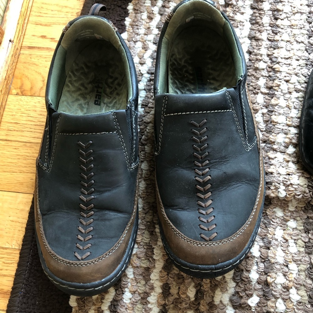 Earth Men's Two-Tone Black and Brown Slip-On Loafers